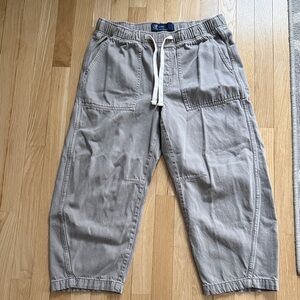 Women’s  pull on Gap barrel jeans